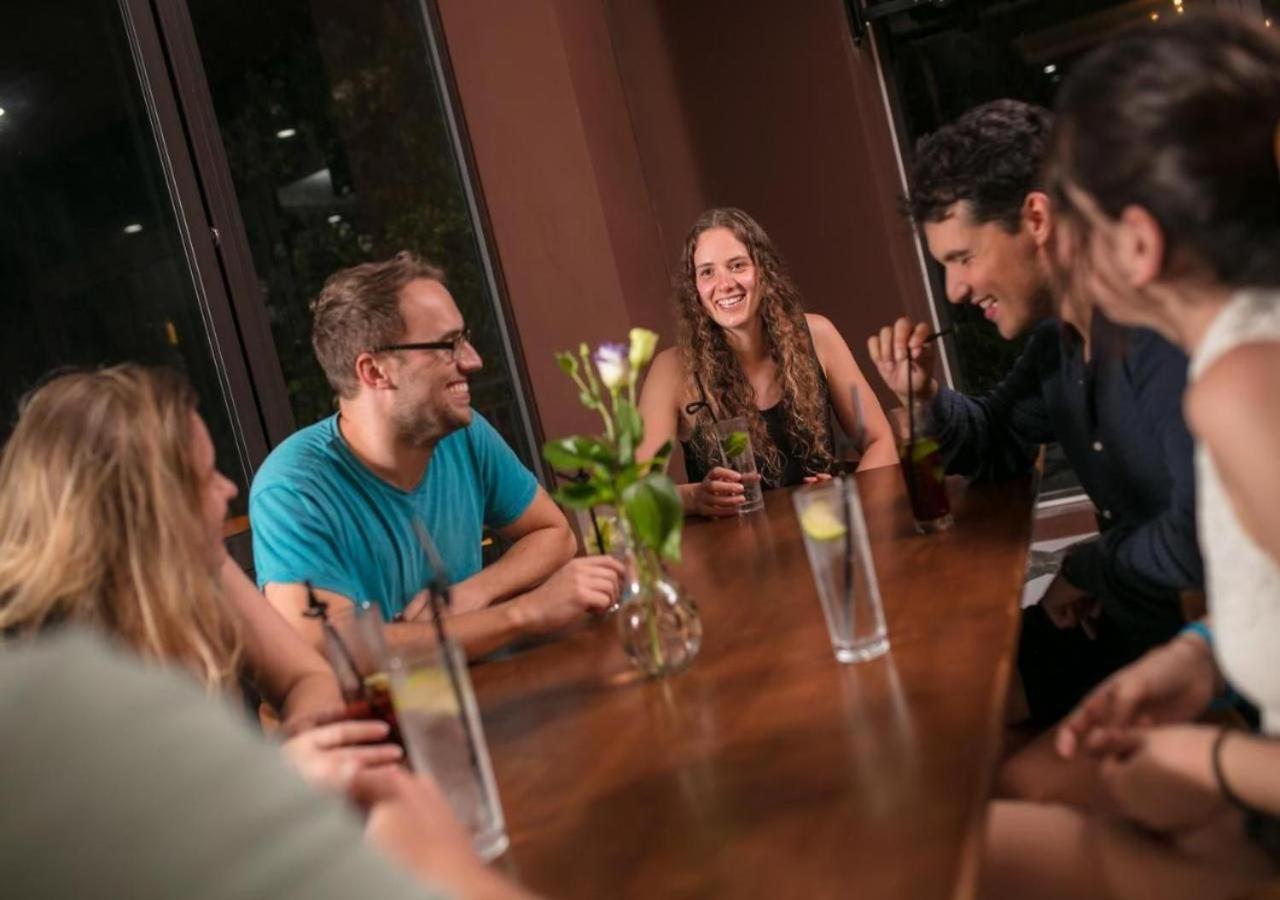 Catba Backpackers Hostel & Pool Bar Chan Chau Екстериор снимка