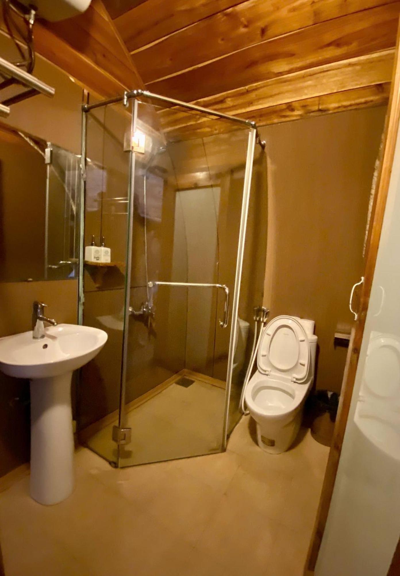 Catba Backpackers Hostel & Pool Bar Chan Chau Екстериор снимка
