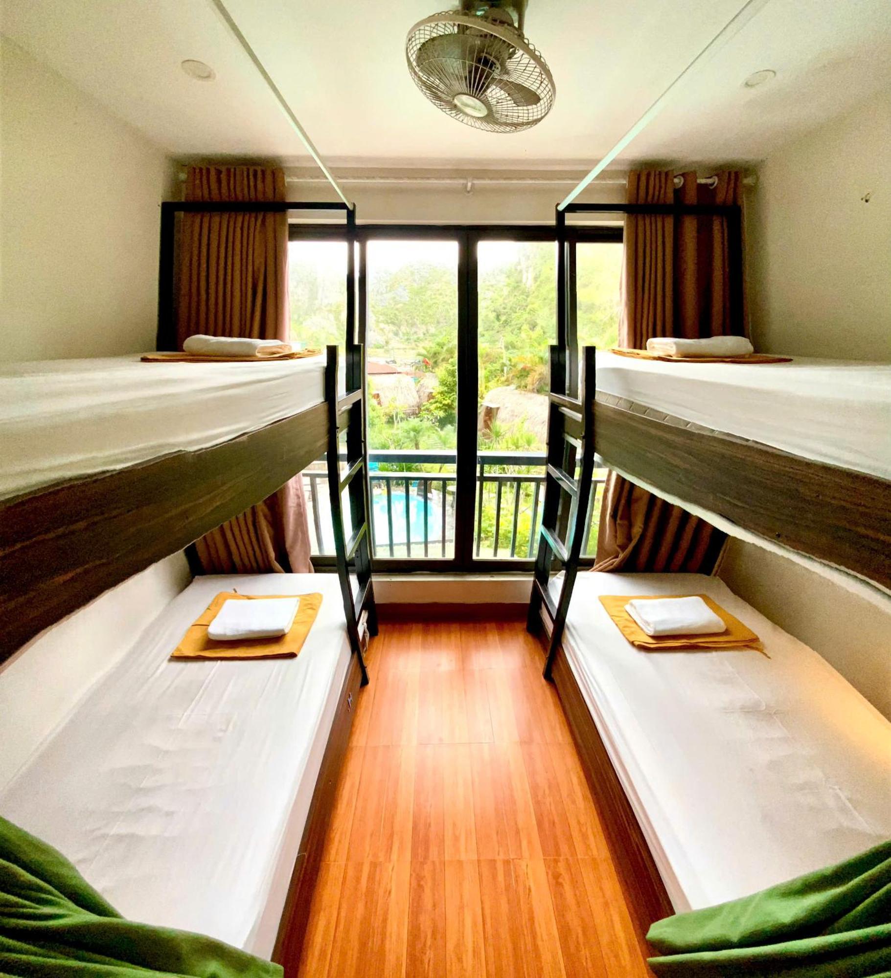 Catba Backpackers Hostel & Pool Bar Chan Chau Екстериор снимка